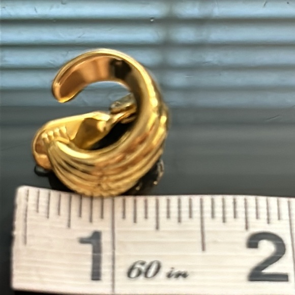 Signed MONET Goldtone Polished Crescent Shape Clip-On Earrings - Picture 4 of 5